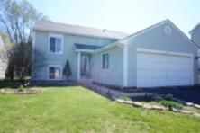 2372 Blue Spruce Ln, Aurora, IL 60502