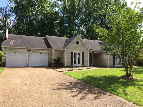 6152 Lake Trace Cir, Jackson, MS 39211