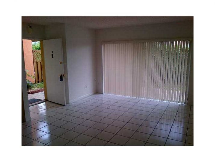 4270 NW 79 AV # 1D, Miami, FL 33166