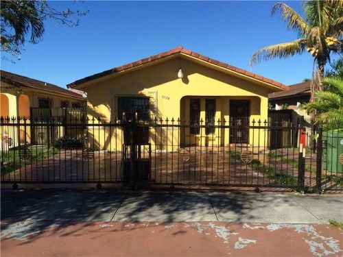 2667 W 70 PL, Hialeah, FL 33016