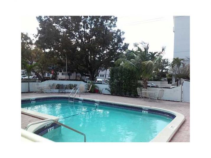 1075 93 ST # 307, Miami Beach, FL 33154