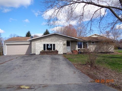 7293 Greenbriar Rd, Syracuse, NY 13212