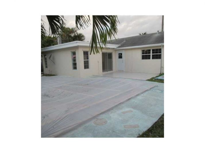 11440 NW 39TH PL, Fort Lauderdale, FL 33323