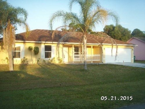 460 NW Raymond Ln, Port Saint Lucie, FL 34983