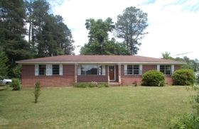 22 Green St, Trion, GA 30753