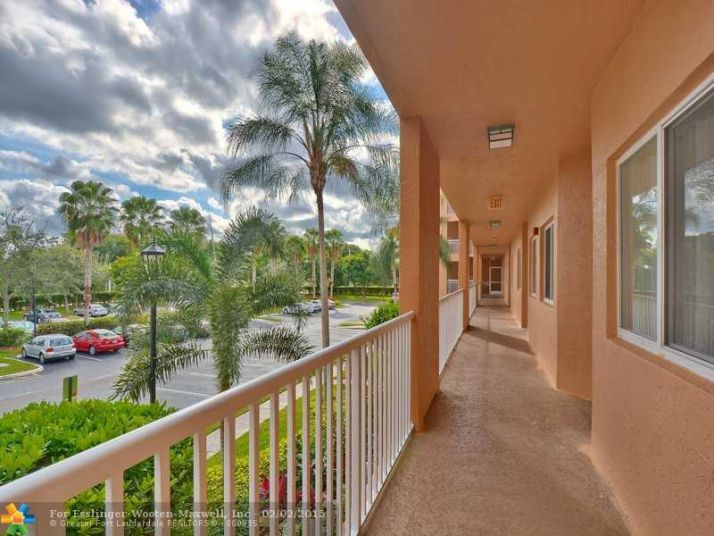 7715 Yardley Dr # 205, Fort Lauderdale, FL 33321