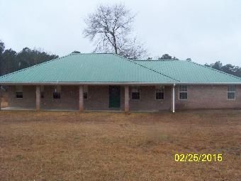 35 Kendrick Ln, Seminary, MS 39479