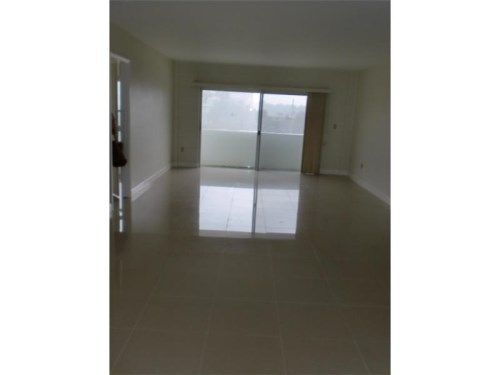 1075 92 ST # 303, Miami Beach, FL 33154