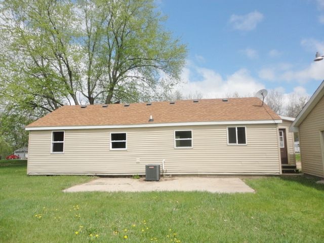 266 E Sidney Rd, Stanton, MI 48888