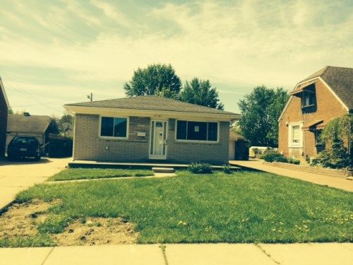 20704 Shady Ln Ave, Saint Clair Shores, MI 48080