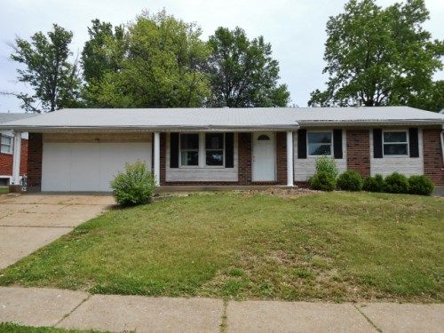 11768 Galba Dr, Florissant, MO 63033