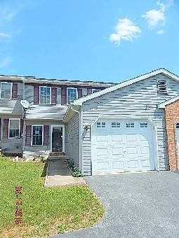 373 Swatara Creek Dr, Jonestown, PA 17038