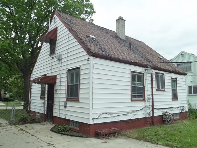 20052 Santa Barbara Dr, Detroit, MI 48221