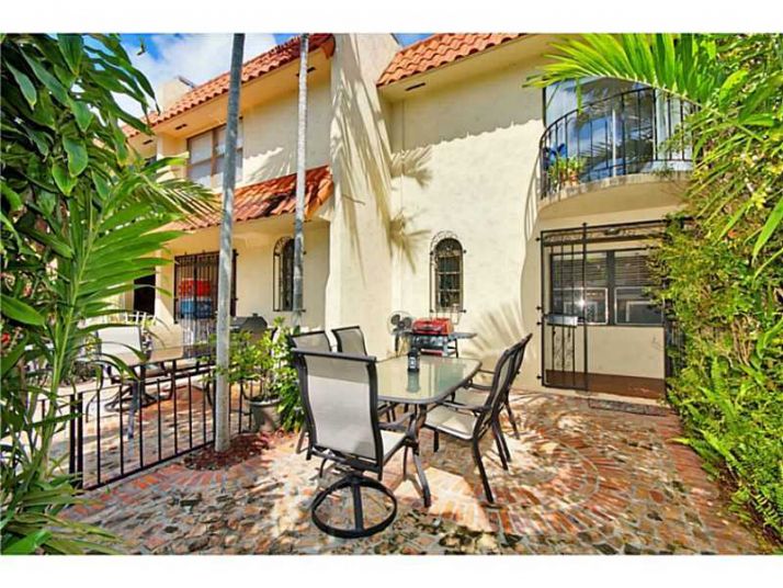 1607 NE 105 ST # 3-7, Miami, FL 33138