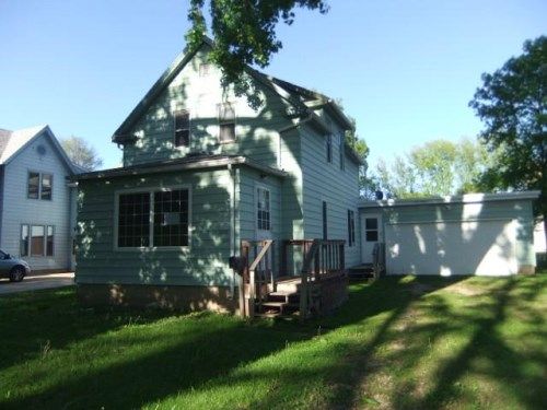608 N 12th St, Estherville, IA 51334