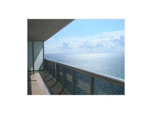 1830 OCEAN DR # 2503, Hallandale, FL 33009