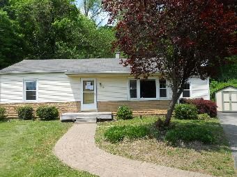 16 Apple Ln, Milford, OH 45150