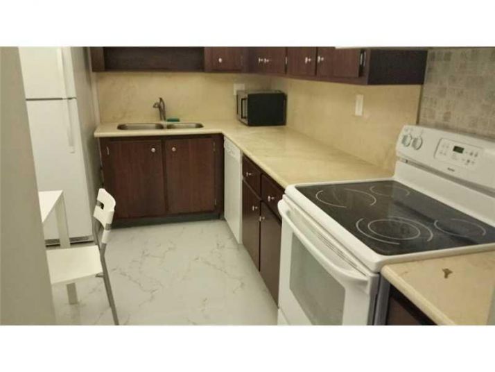 500 THREE ISLANDS BL # 709, Hallandale, FL 33009