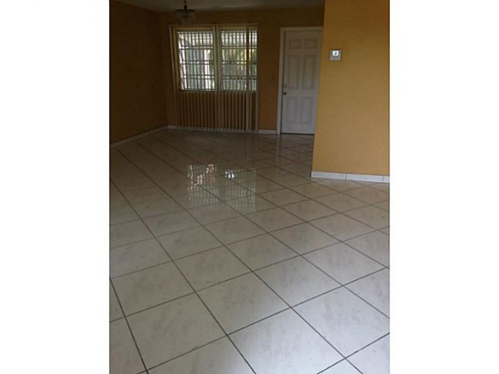 1107 NE 2 CT # 2, Hallandale, FL 33009