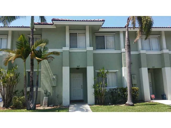 107 HIDDEN COURT RD # 4-A, Hollywood, FL 33023