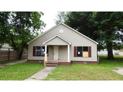 105 W 5th St, Leachville, AR 72438