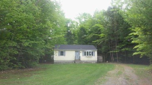 11 Jack St, Buxton, ME 04093