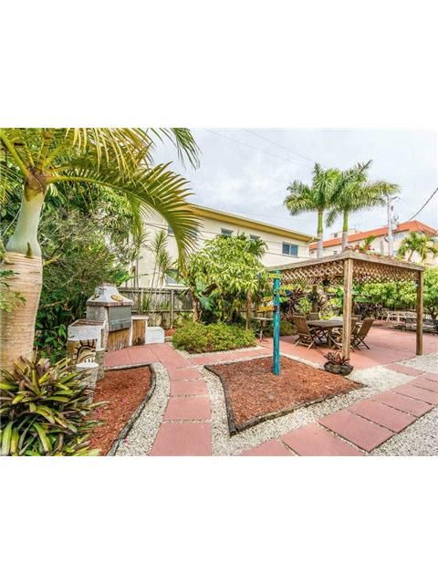 1155 98 ST # 4, Miami Beach, FL 33154