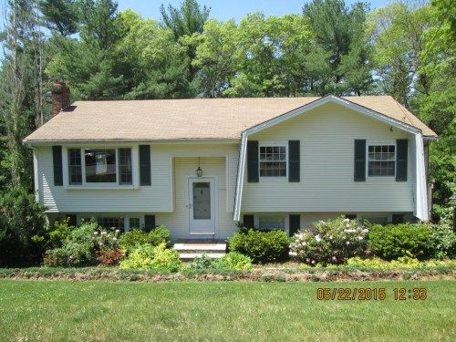 35 Lantern Ln, Plymouth, MA 02360