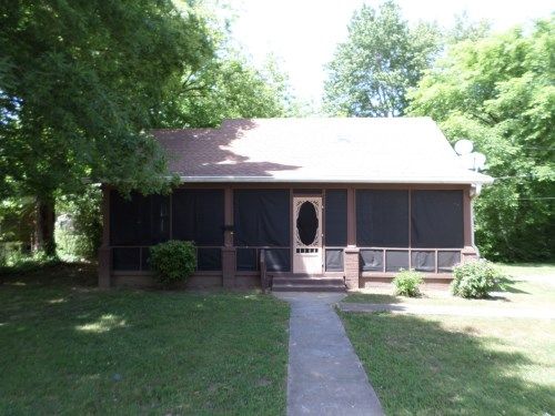 417 E Sycamore St, Bolivar, TN 38008