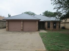 709 S Howell St, Brownfield, TX 79316