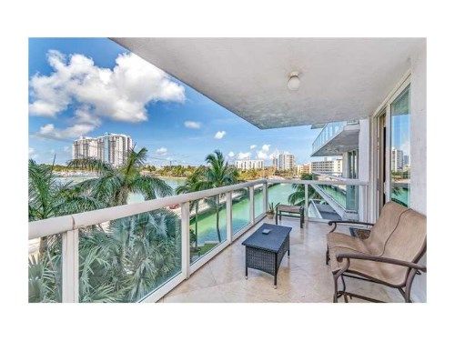 10 VENETIAN WY # 403, Miami Beach, FL 33139