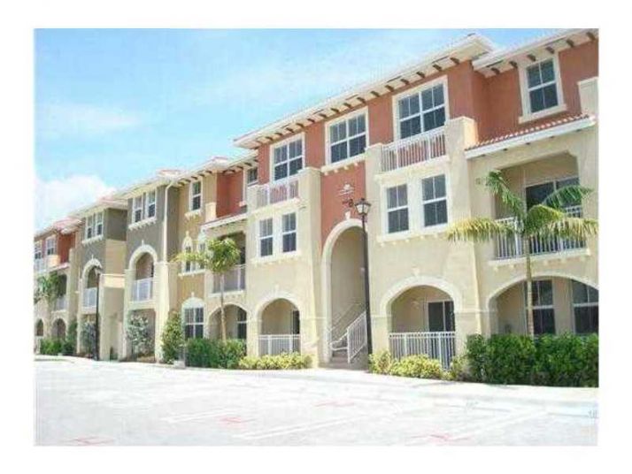 8833 NW 107 CT # 202, Miami, FL 33178