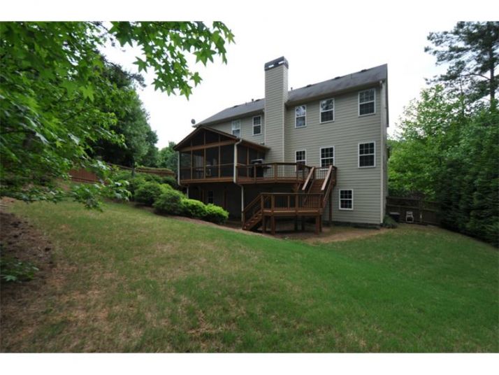 401 Treetop Circle, Canton, GA 30115