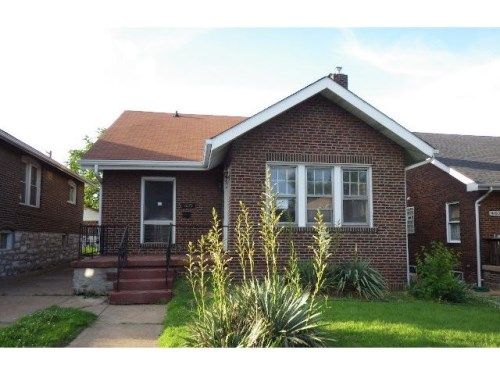 4033 Potomac St, Saint Louis, MO 63116