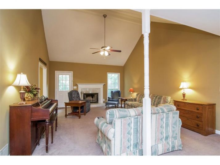 6304 Flat Rock Drive, Flowery Branch, GA 30542