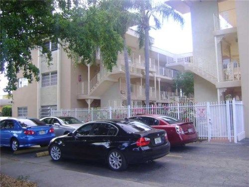 2031 DEWEY ST # 102, Hollywood, FL 33020