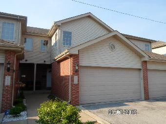 7955 W 112th Place, Palos Hills, IL 60465