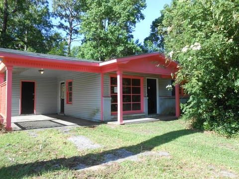 7243 Peachtree Ave, Mobile, AL 36618