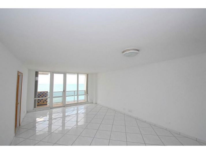 5601 COLLINS AV # 1208, Miami Beach, FL 33140