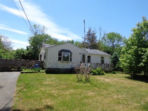 4 Kimberly Ct, Cumberland, RI 02864