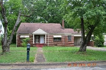 214 6th Ave SW, Decatur, AL 35601