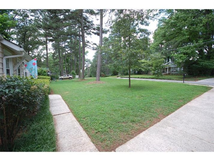 2271 Desmond Drive, Decatur, GA 30033