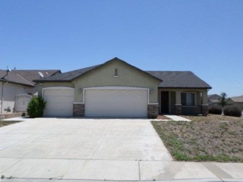 694 Dumpling Avenue, Dinuba, CA 93618