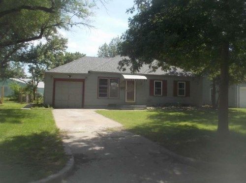 2203 E Mesita St, Wichita, KS 67211