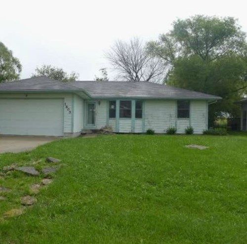 1605 S Vine St, Holden, MO 64040