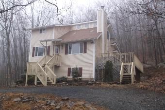 343 Lower Mountain Dr, Effort, PA 18330