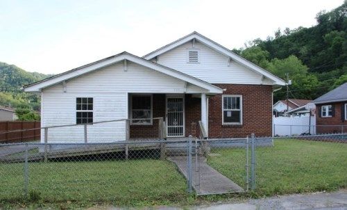 309 Green St, Loyall, KY 40854