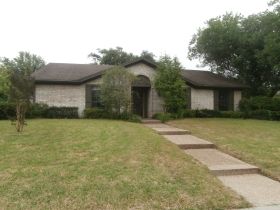 8524 Valley Crest Dr, Woodway, TX 76712