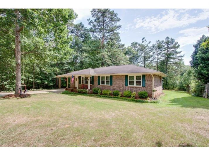 1819 Oak Spring Street, Statham, GA 30666