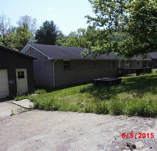 589 Rt 993, Paintsville, KY 41240